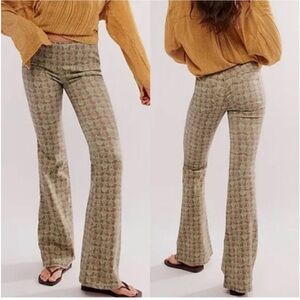 NWT Free People - we the people flare pull on penny jeans